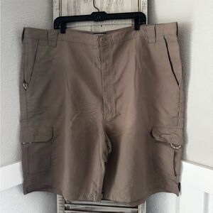 Men’s Wrangler Relaxed Fit Cargo Shorts Beige Khaki Taupe Size 48